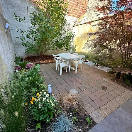 Πανσιόν Large Quiet Charming In House Near Historic Centre Γάνδη