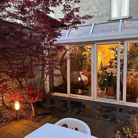Large Quiet Charming In House Near Historic Centre Gæstehus